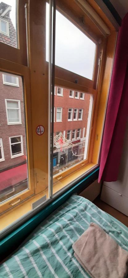 Michelle, Not For Parties, Not A Hotel, Room With Shared Bathroom, No Kitchen Amsterdam Exterior photo